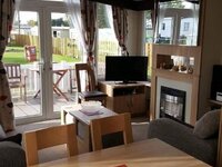 caravan_loungedeckingview