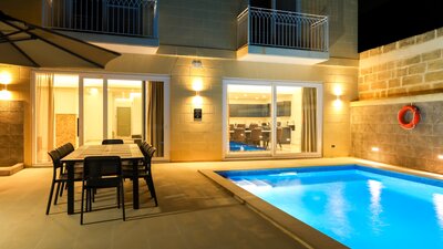 Magnifica-04 Magnifica-04