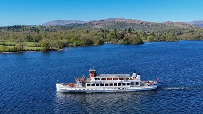 windermere lake cruise - Boat cruising on Lake Windermere (© Windermere Lake Cruises)