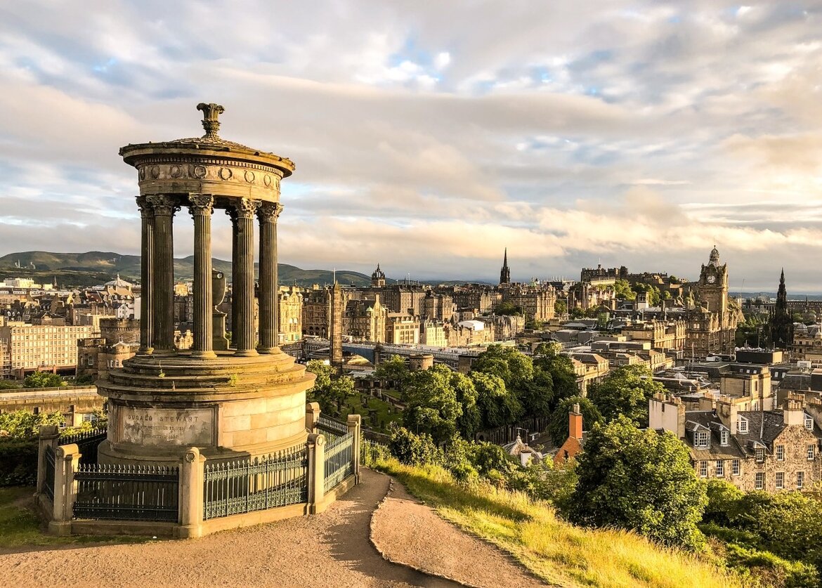 What to do in Edinburgh, Scotland - A view from Dugald Stewart Monument on Calton Hill over Edinburgh city (© Kate Bielinski)