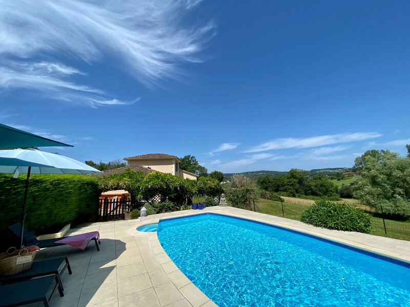 Villa de vacances avec piscine privée et vue sur le jardin