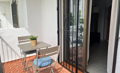 Private Balcony with Seating - Access to the terrace and swimming pool. (© Goto Property Management)