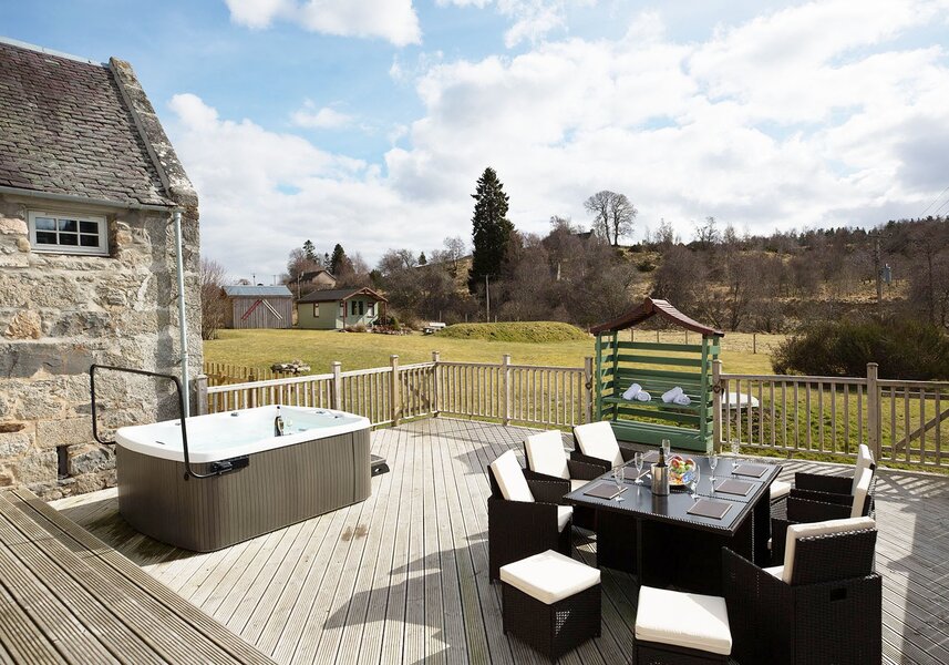 The Maltings - luxury lodge with a hot tub