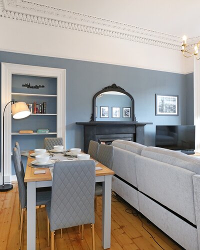 The Newington Residence - living room - Sophisticated living room, with dining area in Edinburgh holiday home.