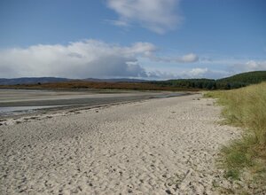 Kilbride Bay - White sands and clean waters at Kilbride Bay (© Leslie Barrie / Kilbride Bay)