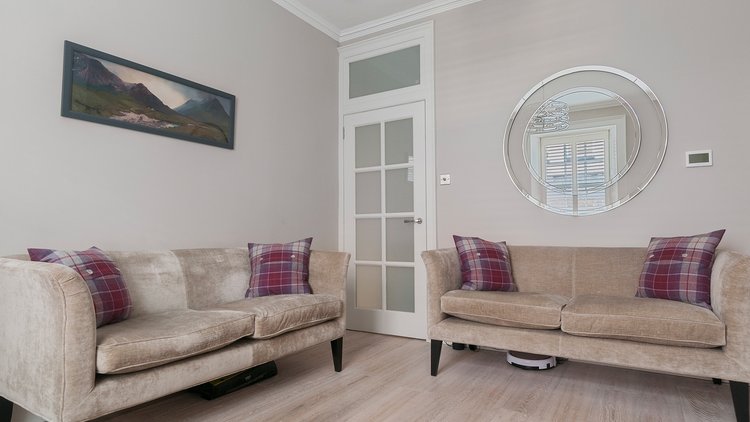 Cosy Chic Holiday Apartment In Edinburgh City Centre Rose