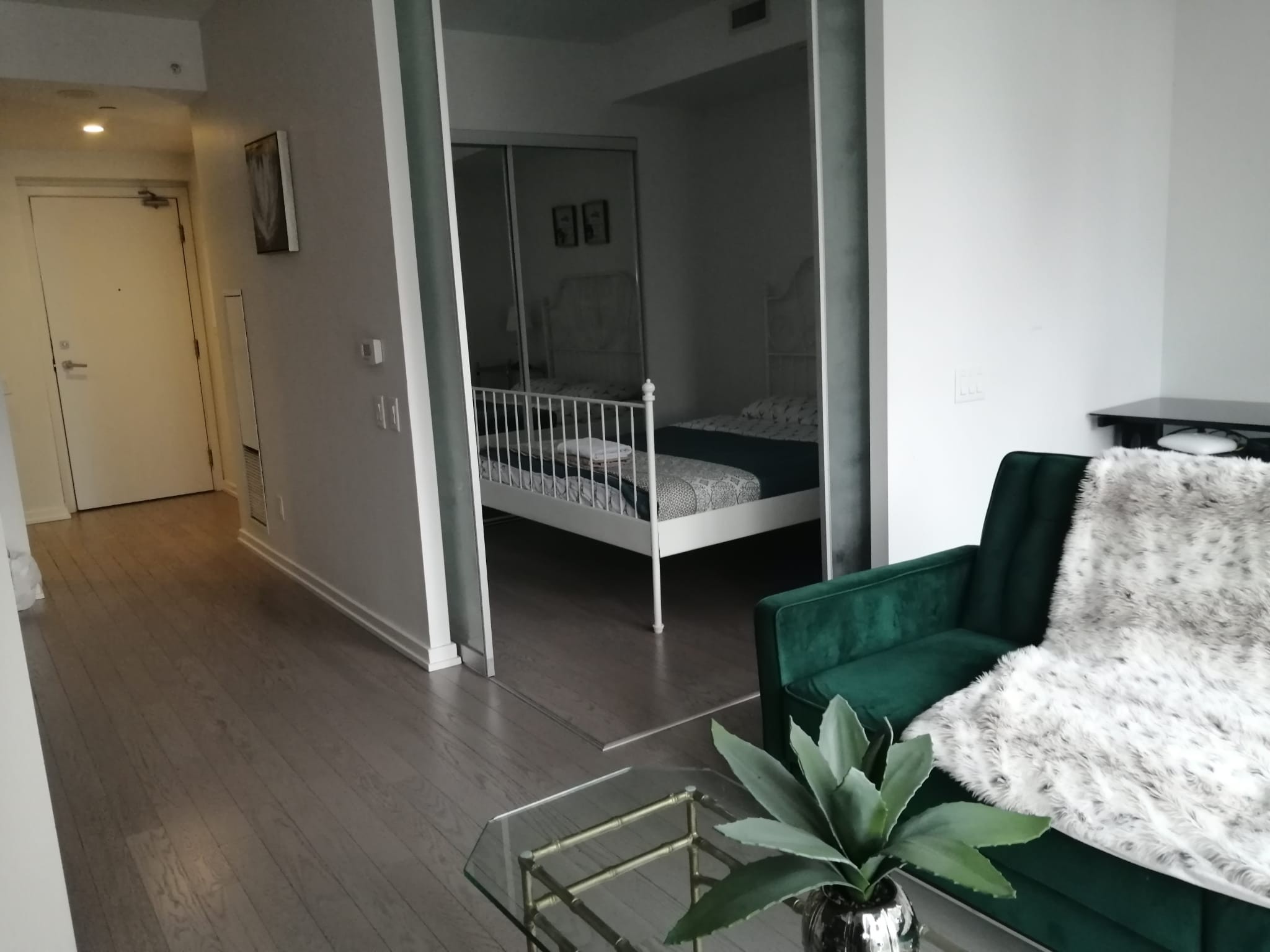 Luxury 1 Bedroom Condo Ultra Central Downtown Toronto