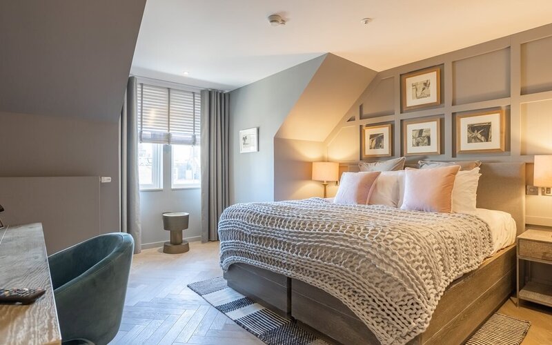 Bedroom - Wonderfully stylish bedroom