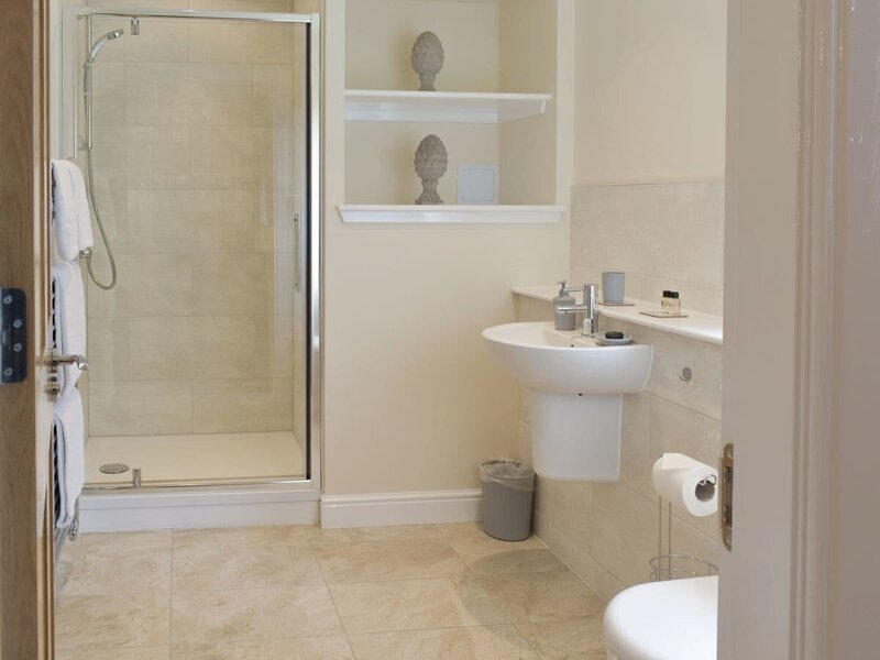 Willow Lodge shower room