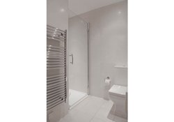 Bathroom for University of Edinburgh Graduates
