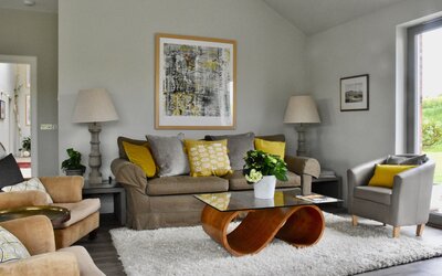 living room no lights1 - Living room in Haddington holiday room showing interiors.