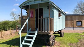 IMG_6356 - The Showman's Wagon
Sleeps 2 in bunk beds.
Has wood burning stove and stunning views.
1 night minimum booking possible.