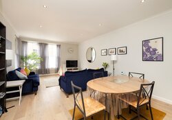 livingroom dining table