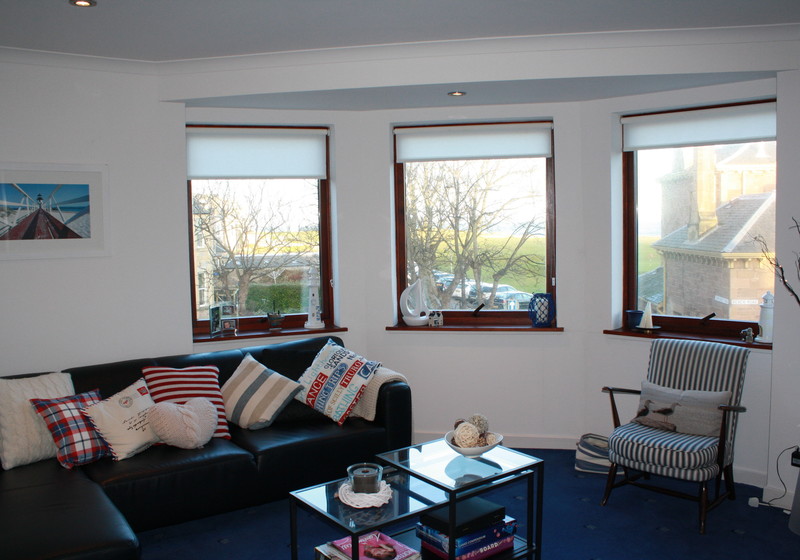 Beach Point North Berwick, self catering holiday accommodation with stunning views - Enjoy stunning sea views from this self catering North Berwick apartment (© Coast Properties) Beach Point North Berwick, self catering holiday accommodation with stunning views - Enjoy stunning sea views from this self catering North Berwick apartment (© Coast Properties)