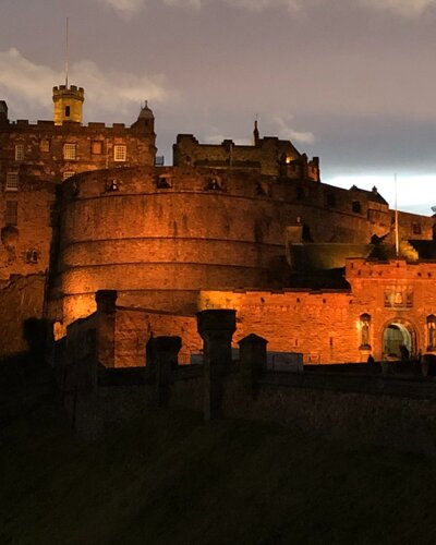 IMG_0487 - photography taken from the front the apartment. Stunning view of Edinburgh Castle. IMG_0487 - photography taken from the front the apartment. Stunning view of Edinburgh Castle.