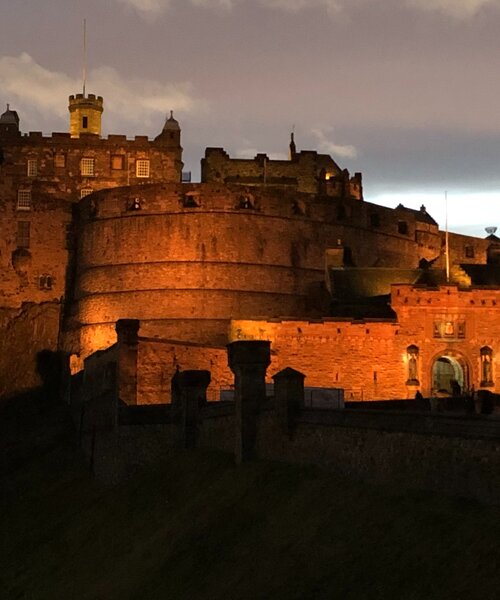 IMG_0487 - photography taken from the front the apartment. Stunning view of Edinburgh Castle.