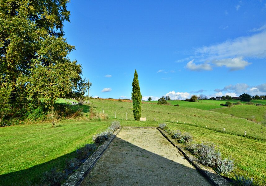Pet friendly family holiday villa in France