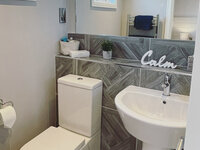 En-suite bathroom in the holiday lodge