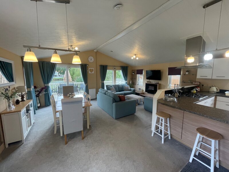 44E6C43A-EA13-4925-8871-388DCAE0F61D