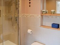 Luxury en-suite with rain shower