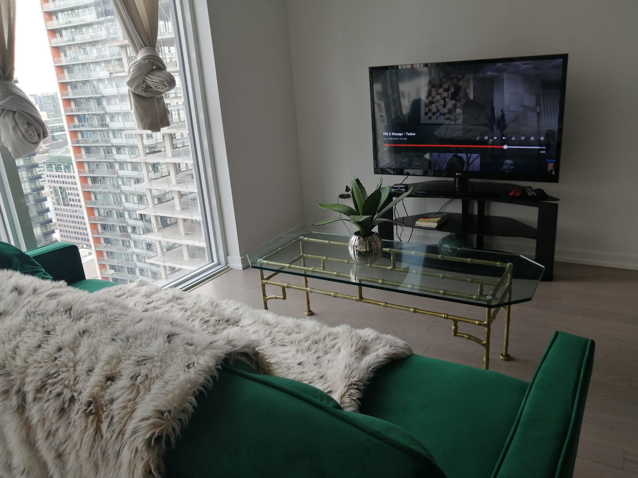 Luxury 1 Bedroom Condo Ultra Central Downtown Toronto