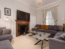 Spacious Living Room for Groups – Edinburgh Stay - Large, comfortable living space designed for corporate groups, families and friends enjoying a relaxing Edinburgh city break