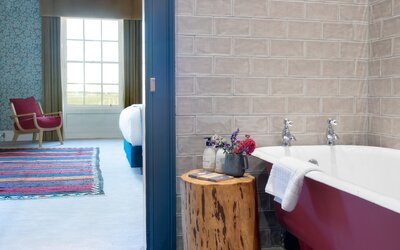 Bathroom in Self-Catered Cottage - Bathtub that brings relaxation and few moments to yourself.