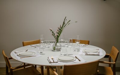 Dining Area in a Holiday Let in Scotland - Perfect dining space that can fit 5 people. It can be a perfect place for a nice dinner with friends.