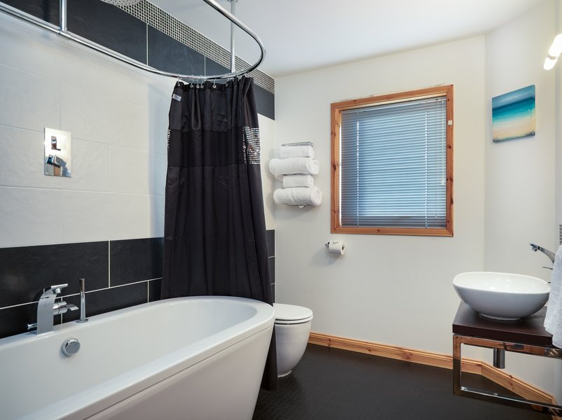 The Shambles - Luxury Lodge in Aviemore with hot tub and BBQ hut