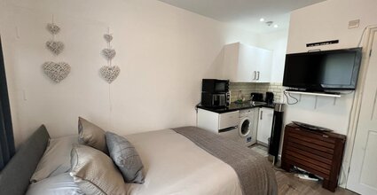 Lovely Private Studio Apartment