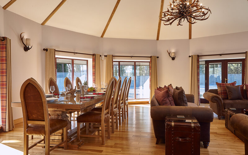 ROUNDEL7537DiningLivingArea