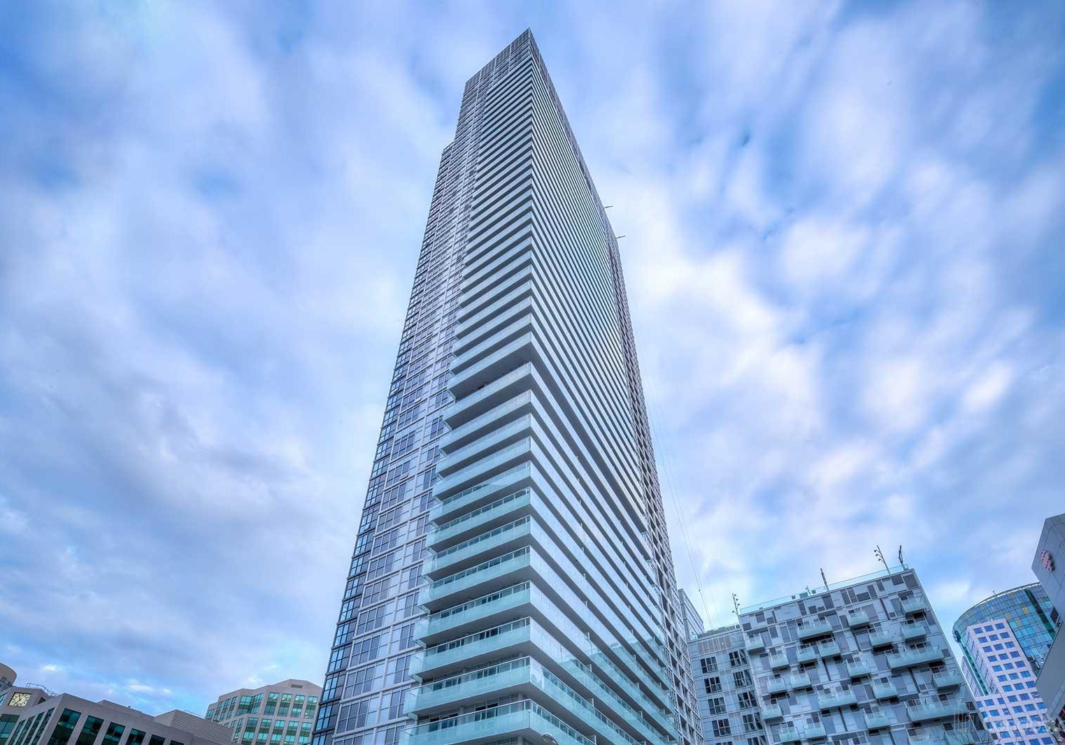 A Ultra Central Premier Condo Apartment Downtown Toronto