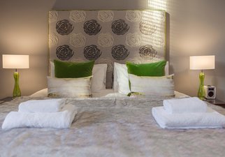 Cosy Super King Size Bedroom in Scotland