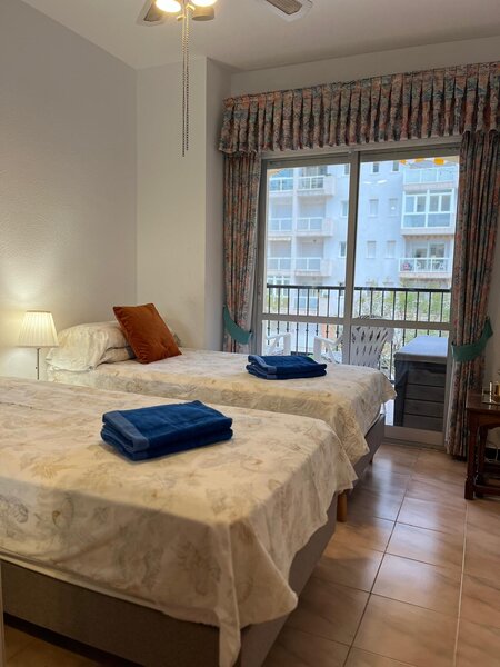 Twin bedroom