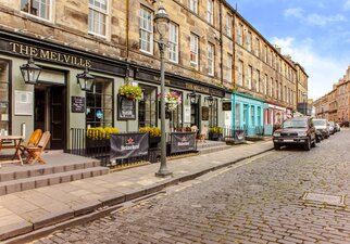 Lively Outdoor Space in Edinburgh