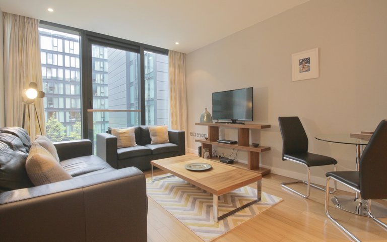 02_Lounge - Spacious open plan living/dining area in Edinburgh holiday let 02_Lounge - Spacious open plan living/dining area in Edinburgh holiday let