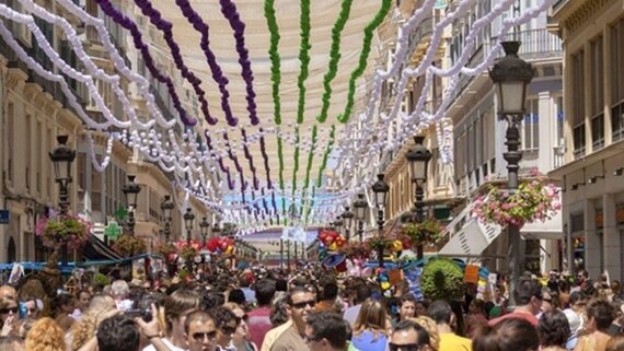 Malaga Feria during the day - Image of the Malaga feria during the day in the town centre. (© Canva)