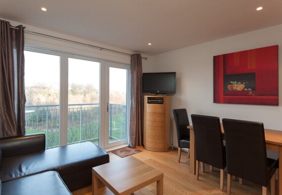 282741-the-lochend-park-view-residence-no-1-4 - Family living room and dining area in Edinburgh holiday let