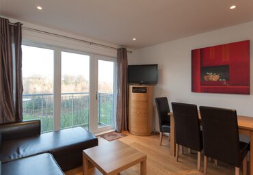 282741-the-lochend-park-view-residence-no-1-4 - Family living room and dining area in Edinburgh holiday let