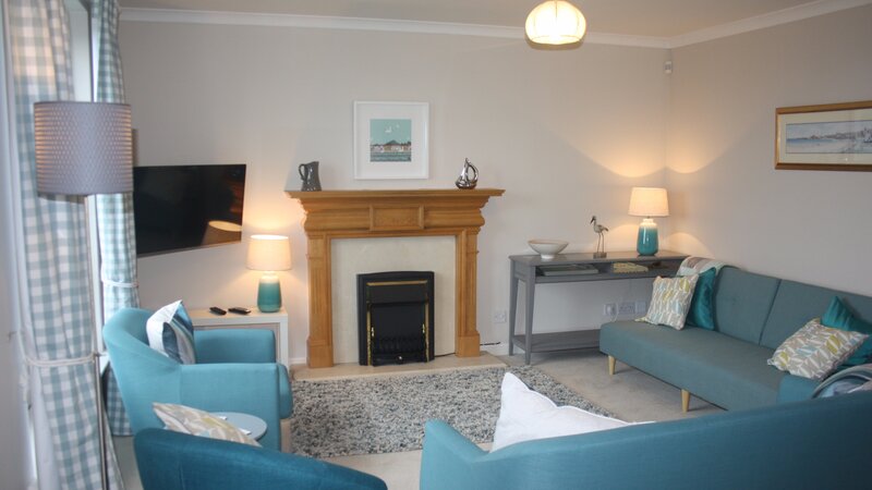 Dirrumadoo, 3 bedroom holiday apartment in North Berwick - Sitting room (© Coast Properties)