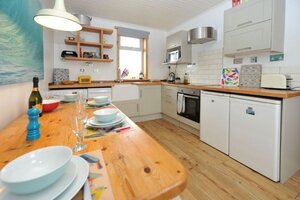 Kitchenview - Machair Cottage Balevullin - Kitchenview (© Machair Cottage Balevullin)