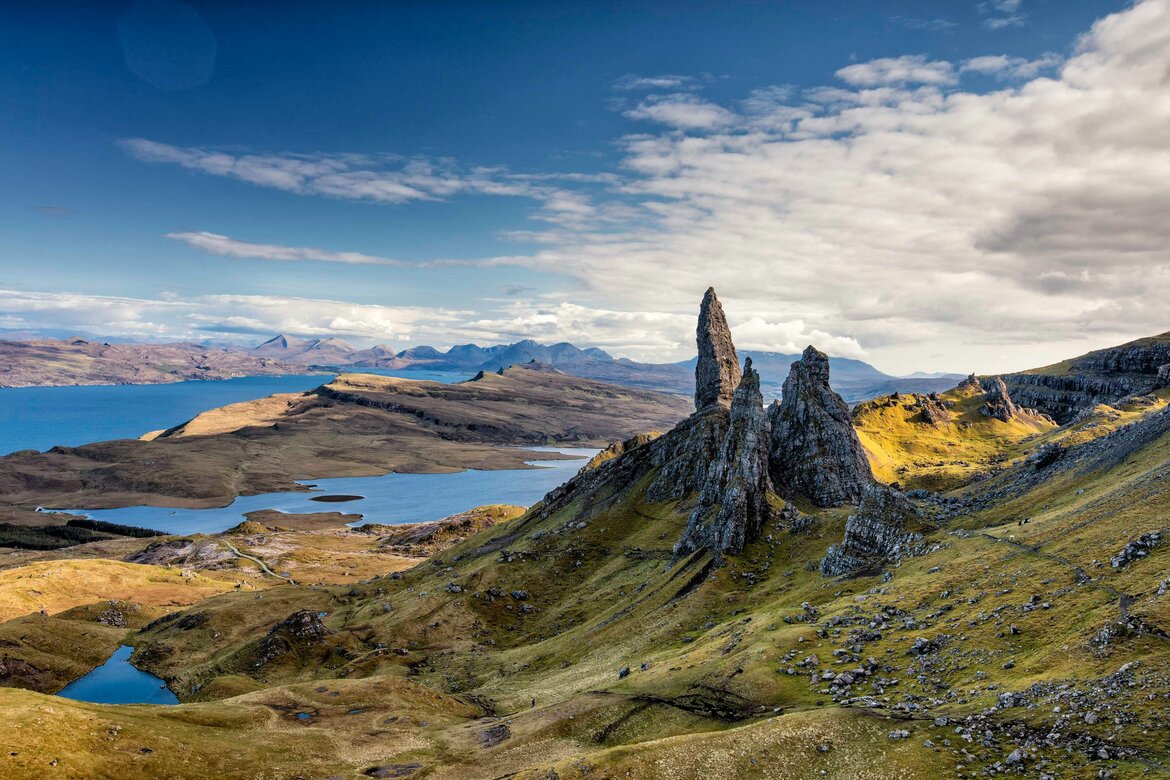 Skye landscape - old man of Storr - The Old Man of Storr on the isle of Skye, the West coast of Scotland (© Photo by martin bennie on Unsplash) Skye landscape - old man of Storr - The Old Man of Storr on the isle of Skye, the West coast of Scotland (© Photo by martin bennie on Unsplash)