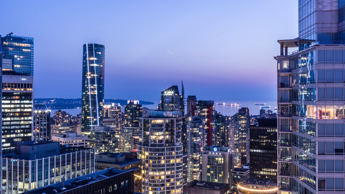 apartment-architecture-buildings-1278588 - The sunset view of the skyline