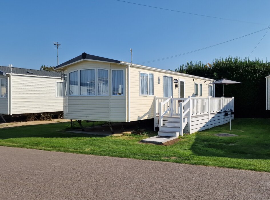 Outside View of Ocean Breeze - Outside view of Ocean Breeze with veranda