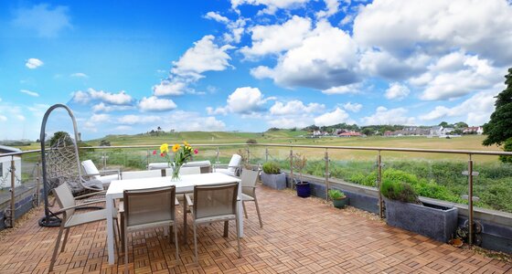Gullane Golf Panorama - roof terrace - Roof terrace at Gullane Golf Panorama with outdoor dining furniture and view to Gullane Golf Club