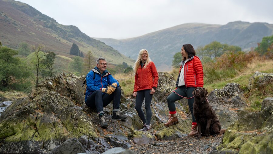 Hking in Glenridding - Group of people enjoying a hike in Glenridding near Patterdale in the Lakes (© Cumbria Tourism) Hking in Glenridding - Group of people enjoying a hike in Glenridding near Patterdale in the Lakes (© Cumbria Tourism)