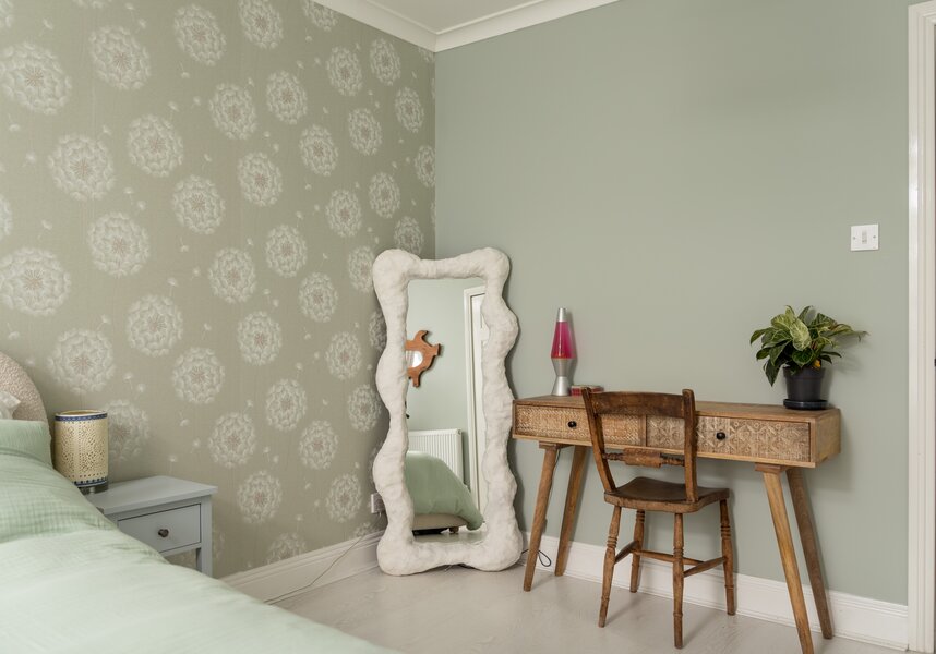 Bedroom Dressing Space & Full-Length Mirror