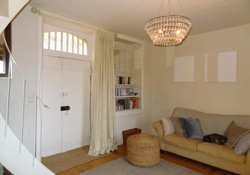 Charming television, reading room at holiday rental Rediat Cor