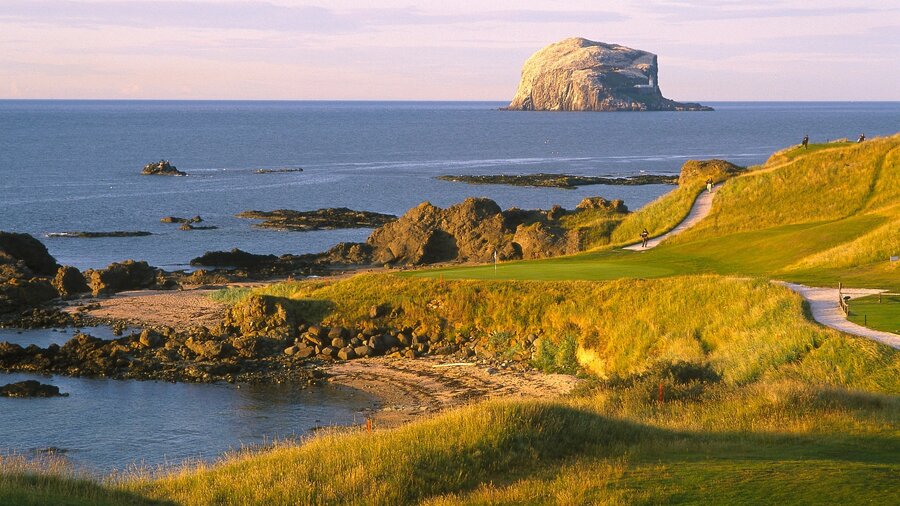Glen Golf Club - Glen Golf Club, North Berwick, with a view to Bass Rock (© Visit Scotland)
