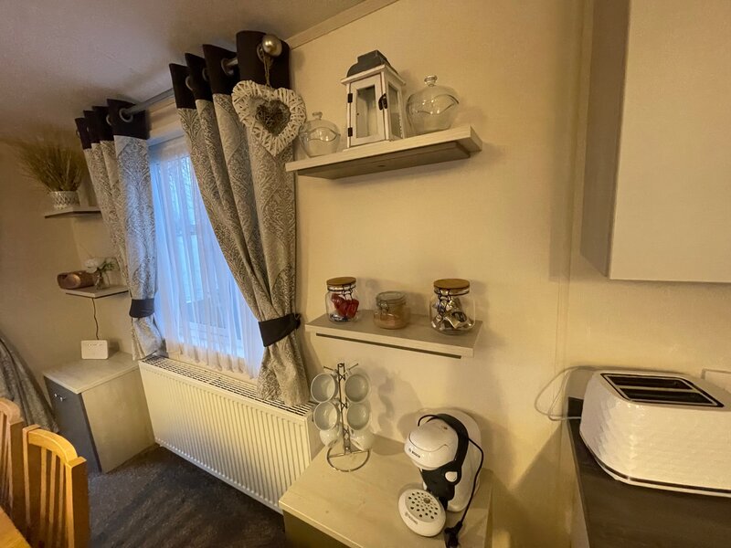 896F9E85-7DB3-4735-A1EA-ED7066534F78